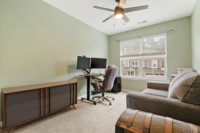 Building Photo - Beautiful 3-Bedroom Townhome in North Raleigh