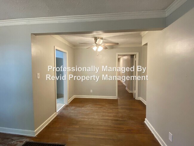 Building Photo - 328 Buntyn St