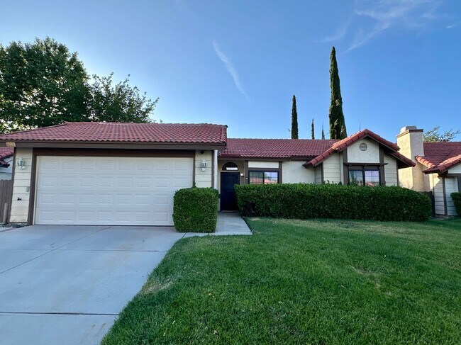 Building Photo - 2815 College Park Dr W
