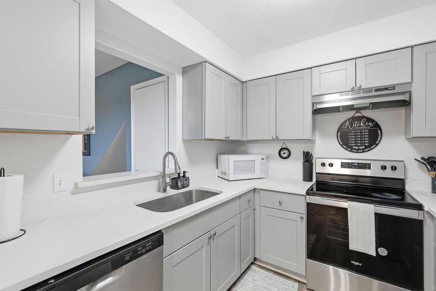 Building Photo - 2162 E Arkansas Ln