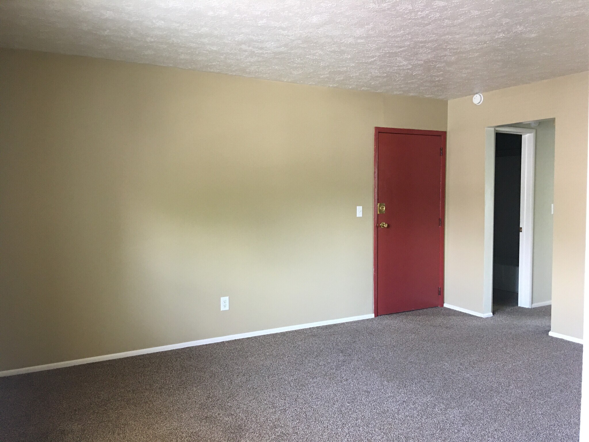 Building Photo - 3 E Central Ave