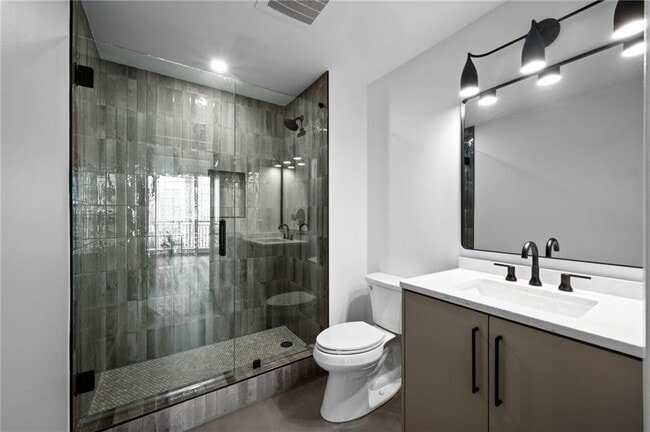 Building Photo - 3338 Peachtree Rd NE