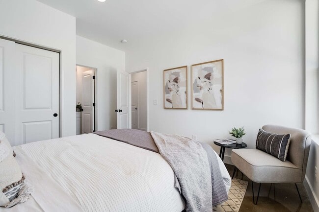 Building Photo - 1806 Lischey Ave