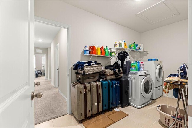 Building Photo - 8142 SW 59th Ave