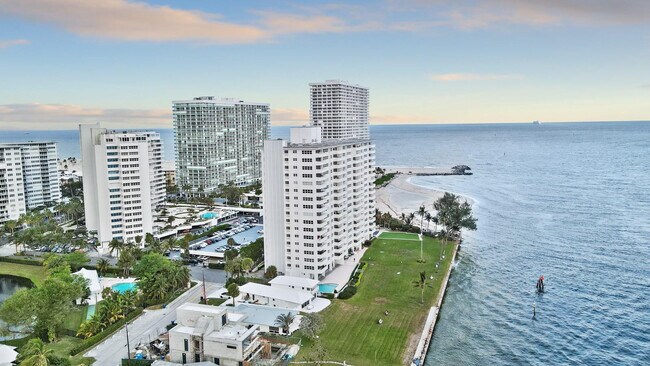 Building Photo - 2100 S Ocean Dr