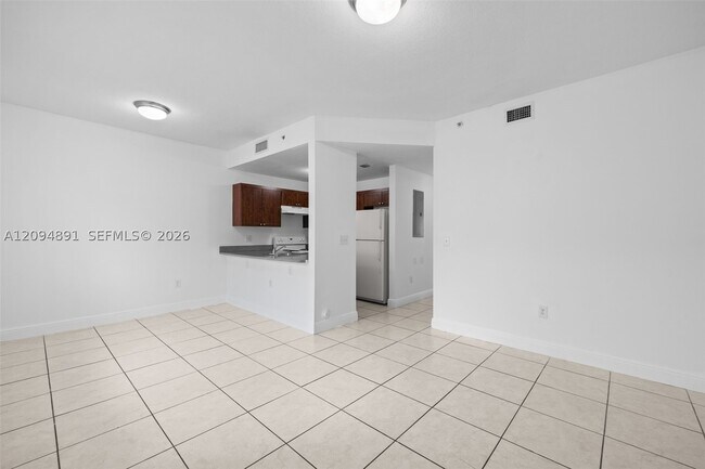 Building Photo - 2429 W 78th St
