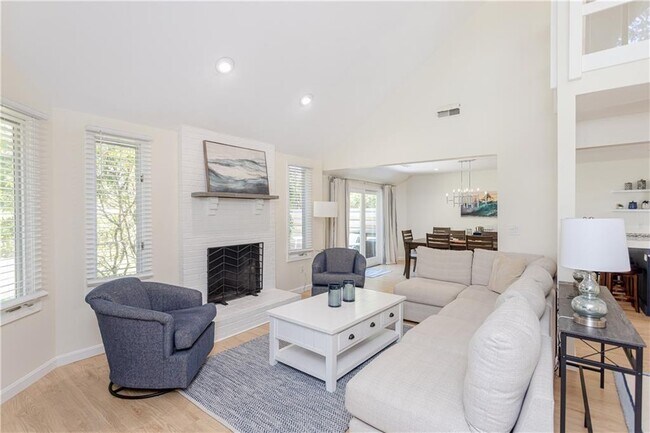 Building Photo - 112 Harrison Ave