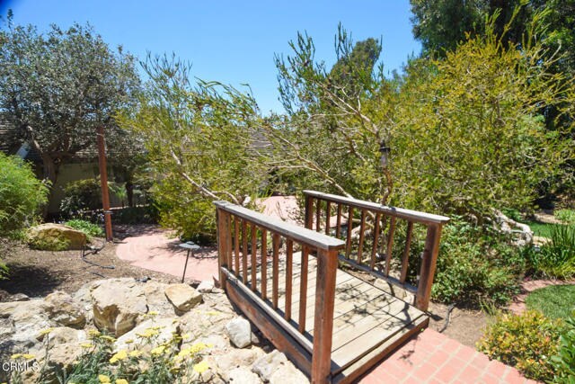 Building Photo - 545 N Avocado Pl