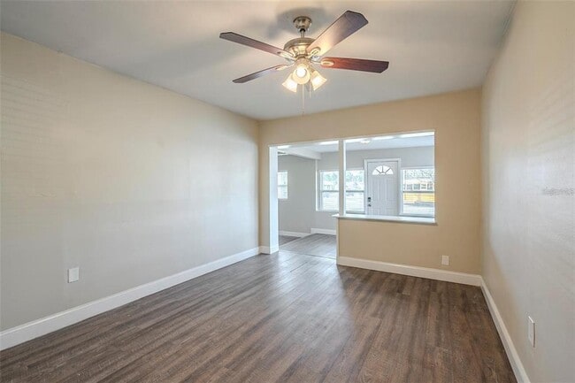 Building Photo - 5624 Balboa Dr