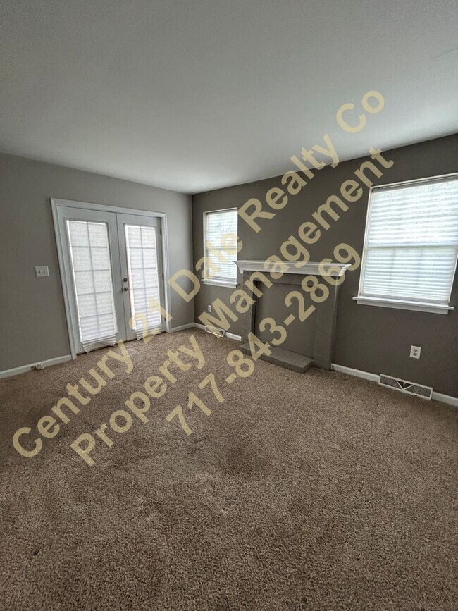 Building Photo - 3 BR, 1.5 Baths, 1 car garage Dover PA