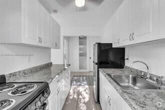 Building Photo - 601 NW 90th St