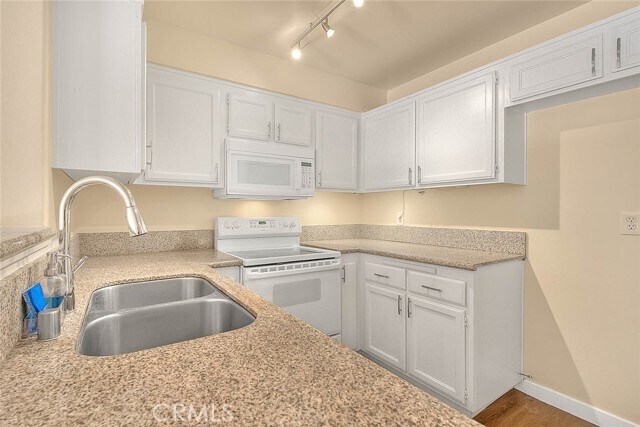 Building Photo - 11410 Brookshire Ave