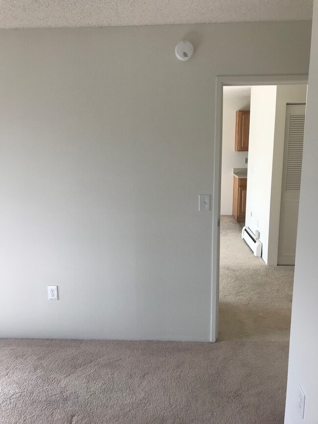 Building Photo - Top Floor South Facing One Bedroom Condo In North Boulder!  Perfect Location!