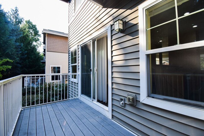 Building Photo - 10735 SW Canterbury Ln