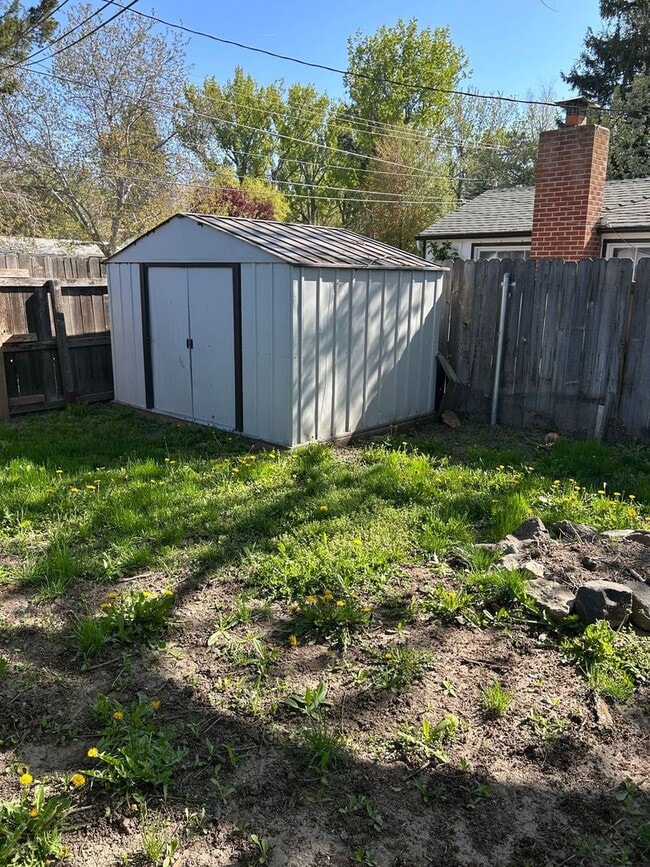 Building Photo - 3850 N Collister Dr