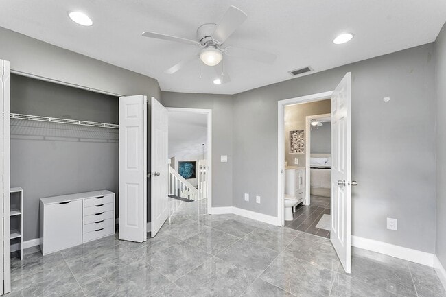 Building Photo - 8103 Covington Ct