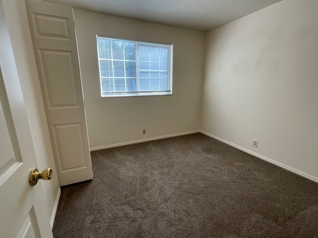 Building Photo - 1227 Riverside Ave