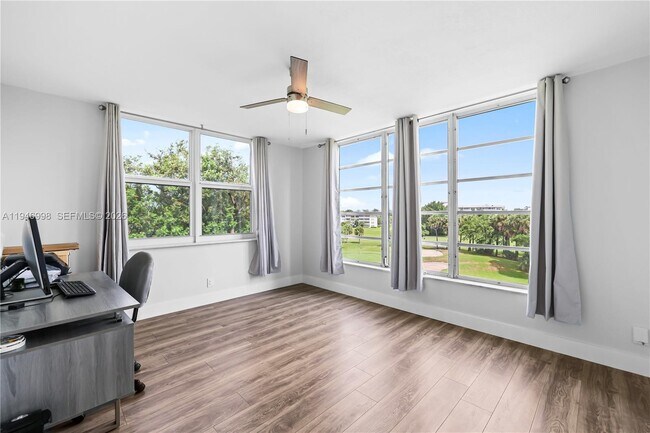 Building Photo - 2661 S Course Dr