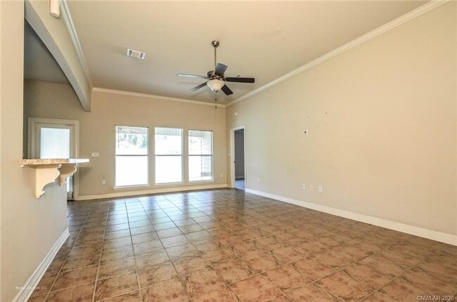 Building Photo - Savannah Place 3 Bed 2 Bath