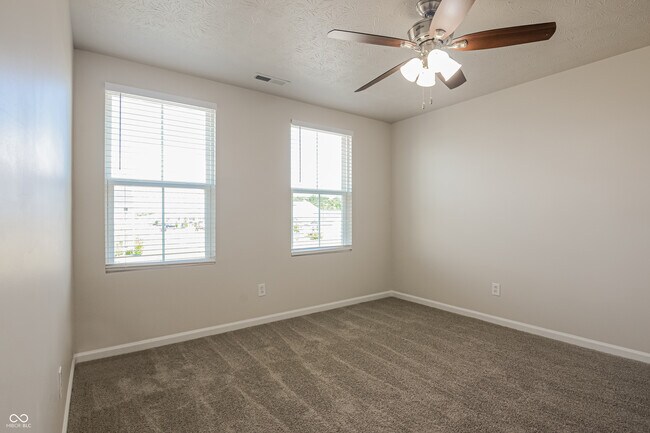 Building Photo - 13820 N Cardonia Dr