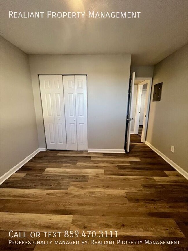 Building Photo - 2082 Fairmont Ct