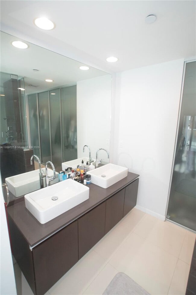 Building Photo - 1040 Biscayne Blvd