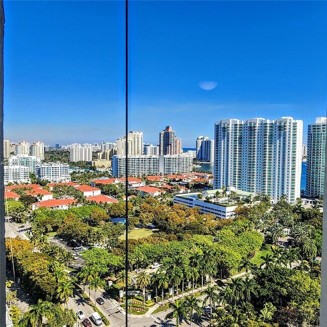 Building Photo - 18181 NE 31st Ct