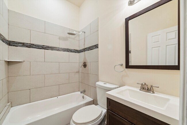 Building Photo - 1815 W Montgomery Ave