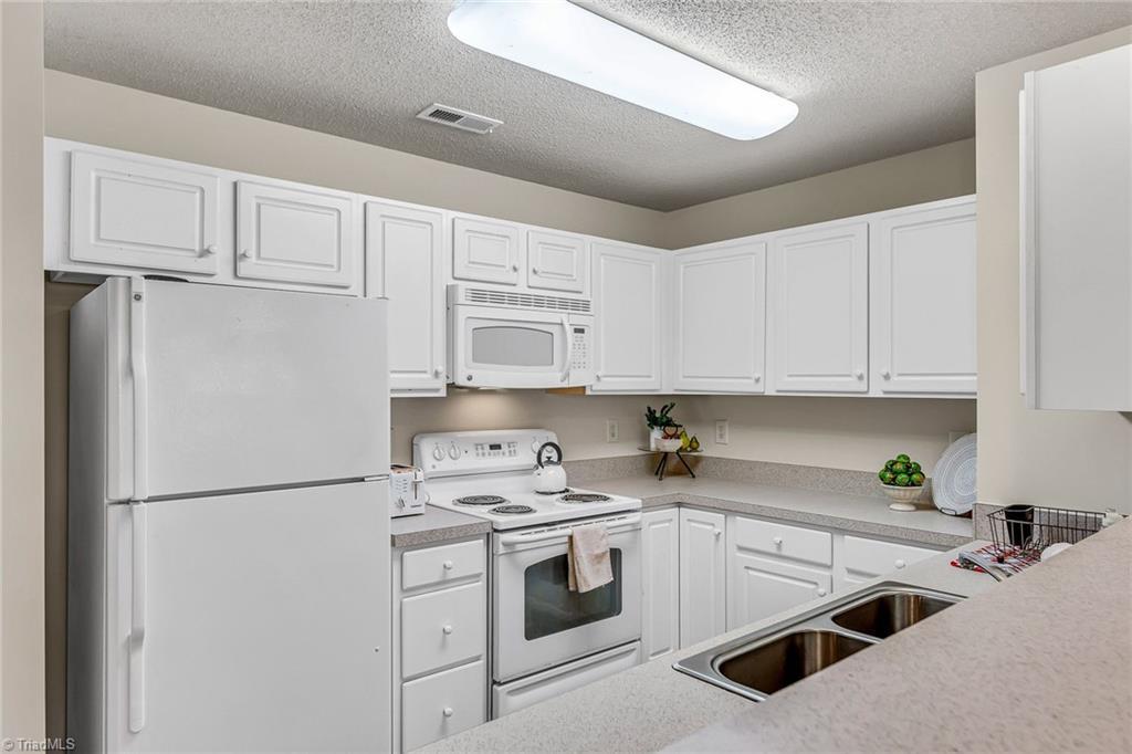 Building Photo - 4305 Timberbrooke Dr