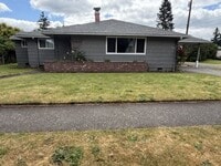 Building Photo - 3 bedroom Centralia home