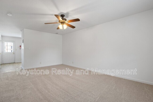 Building Photo - 512 Peachers Ridge Rd