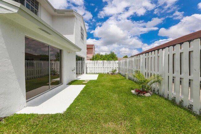 Building Photo - 3749 NW 107th Way