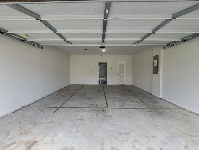 Building Photo - 3329 Long Creek Dr