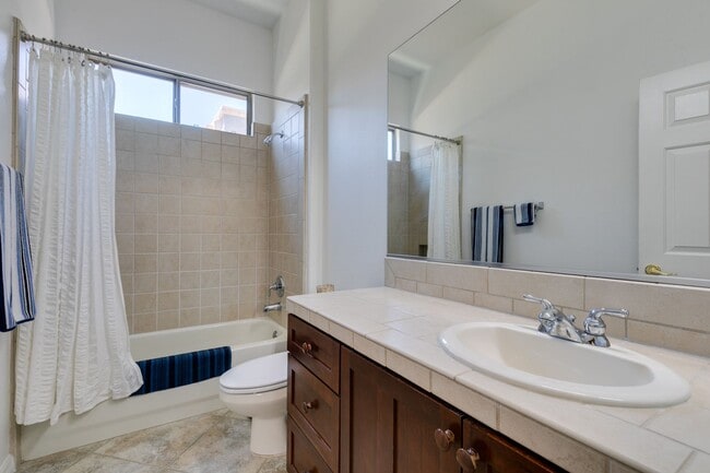 Building Photo - Elegant 3Bedroom/2.5Bath Furnished Home with Casita in Anthem Country Club