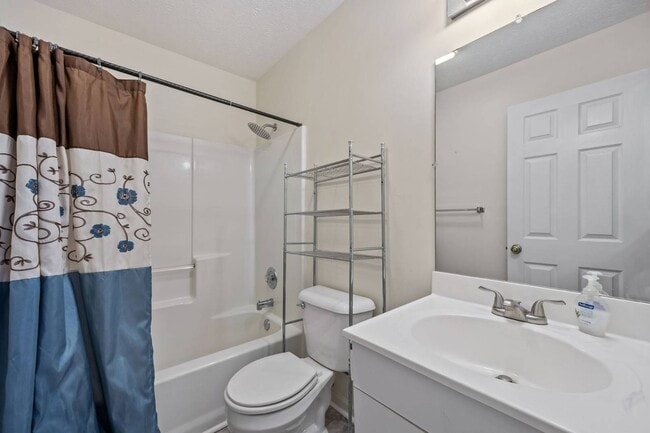 Building Photo - 200 Waterford Dr