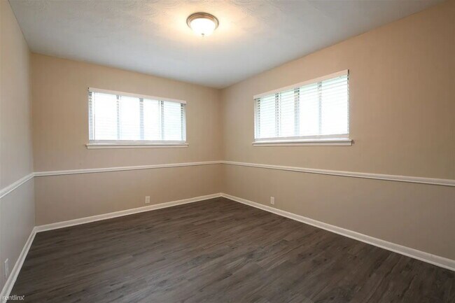 Building Photo - Updated 3BR/2BA Brick Home with Granite Kitchen & Fenced Yard — Kaufman ISD