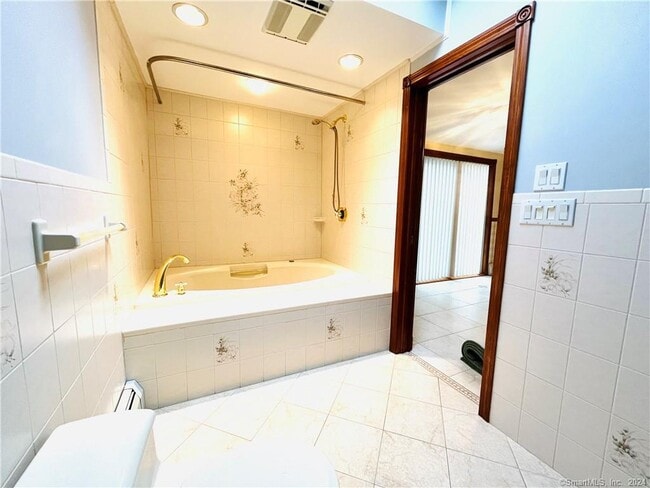 Building Photo - 21 Cottage St