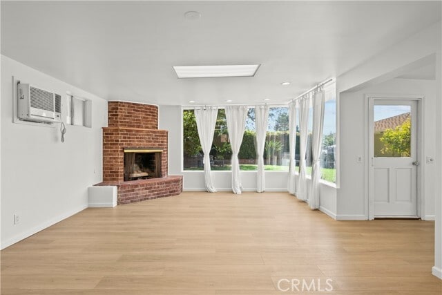 Building Photo - 523 Meadows Dr