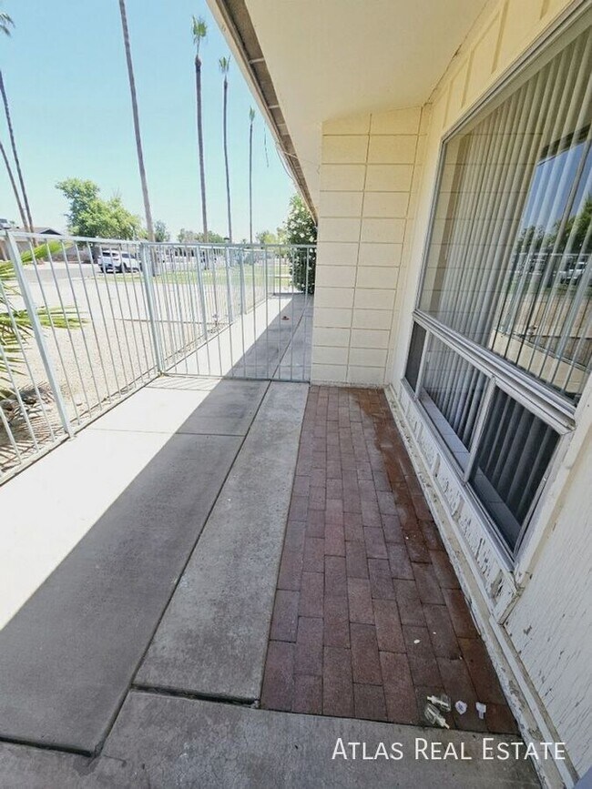 Building Photo - 7015 E Wilshire Dr