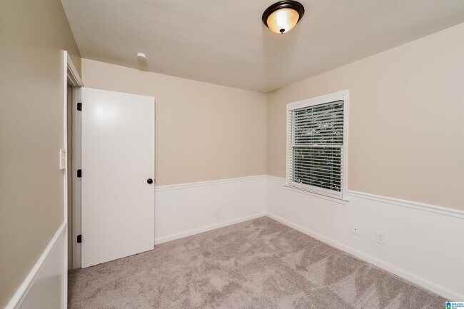 Building Photo - 753 Vaughn Cir