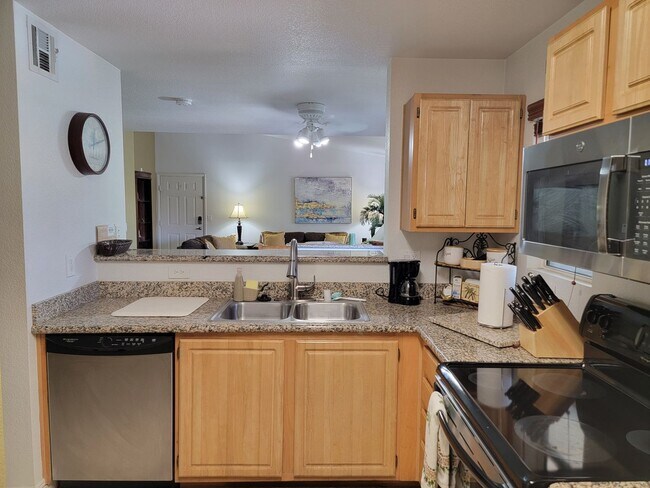 Building Photo - FULLY FURNISHED 2 BEDROOM CONDO*CLOSE TO A...