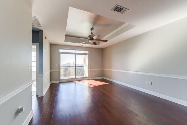 Building Photo - 325 East Paces Ferry Rd NE