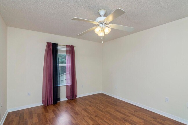 Building Photo - 168 Cabana Way