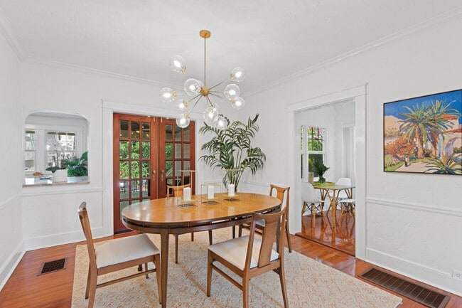 Building Photo - 727 Claremore Dr