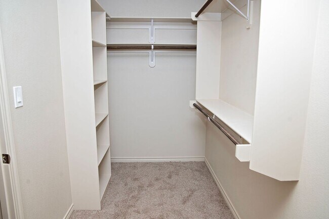 Building Photo - Entertain, Relax, and Enjoy West Texas Living