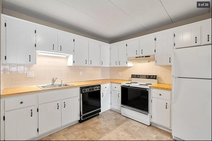 Building Photo - 43-51-51 Albion St