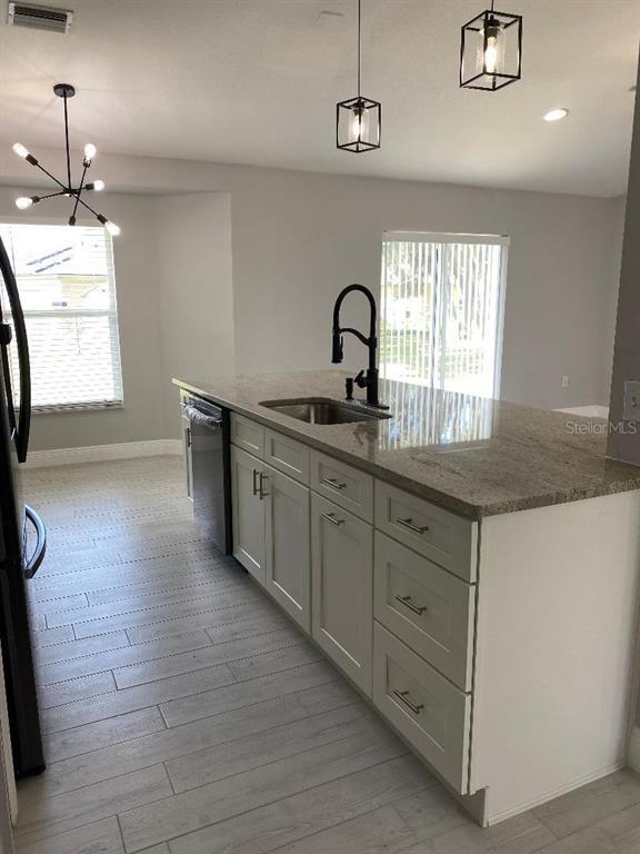 Building Photo - 443 Flamingo Ct