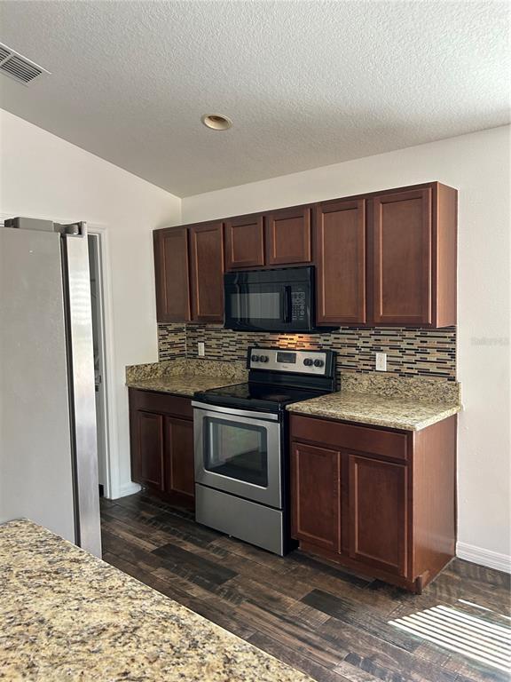 Building Photo - 2468 Brewerton Ln
