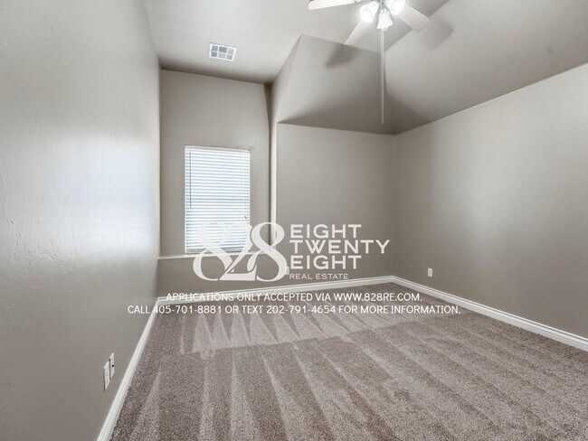 Building Photo - NEW TO THE MARKET!  Spacious 4 Bed/2 Bath Near very Close to Campus!!
