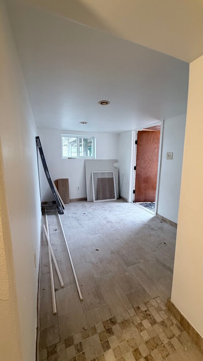 Building Photo - 3821 Woodleigh St